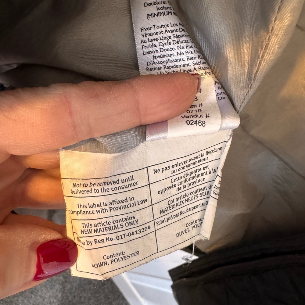 Eddie Bauer Women’s Black Puffer Jacket EB700 Series Size Small Broken Zipper - Picture 9 of 13